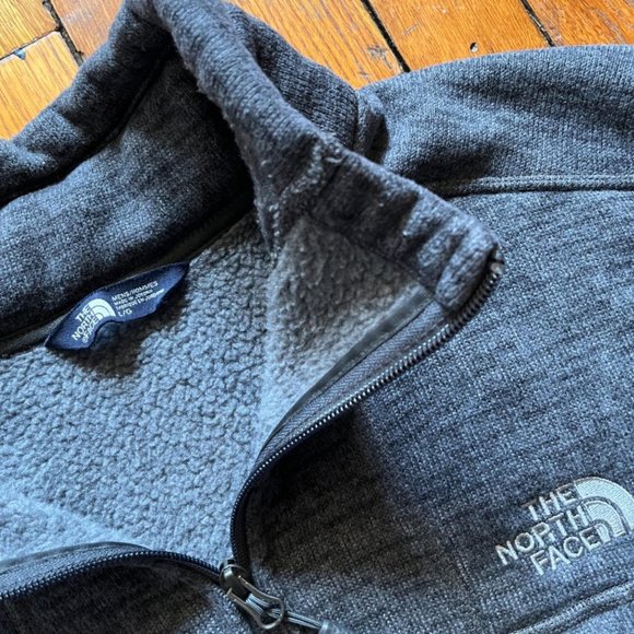 The North Face Men Dark Grey Fly Knit Look Fleece Insulated 1/4 Zip‎ Sweatshirt - Picture 5 of 6